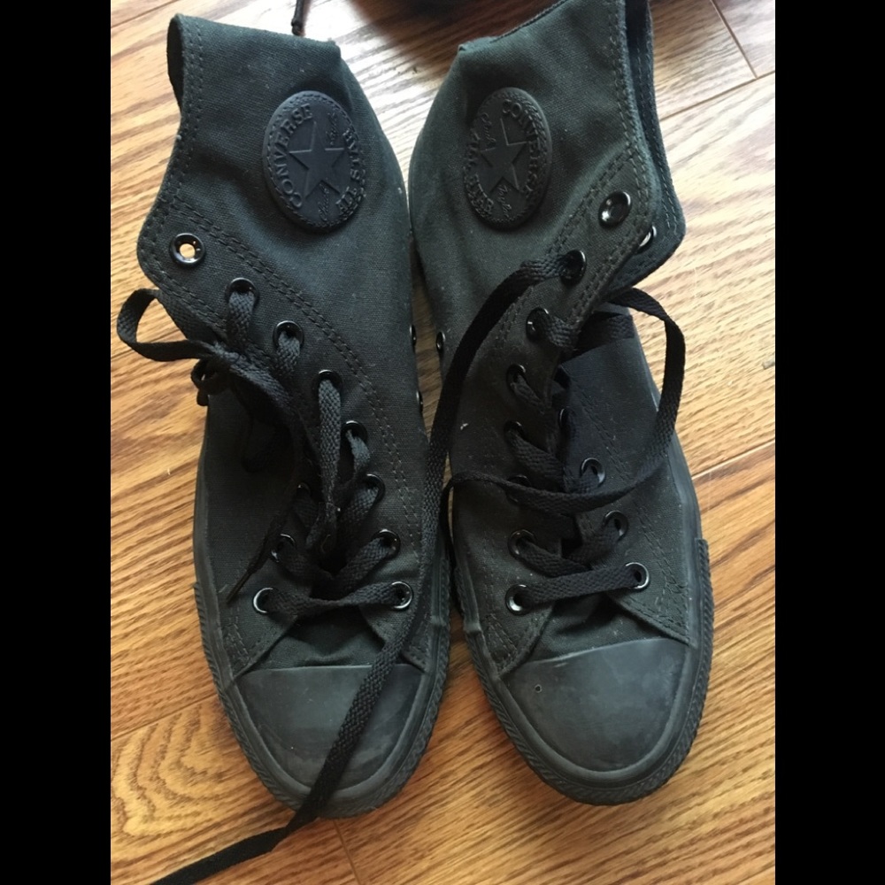 Converse size 9